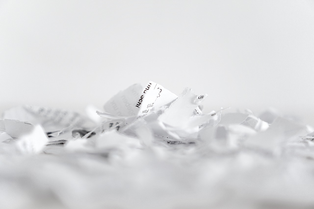 What are the business benefits of going paperless with document digitisation?